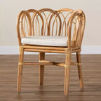 Fauteuil d'appoint en rotin naturel fait à la main, coloris naturel et blanc, avec un design incurvé